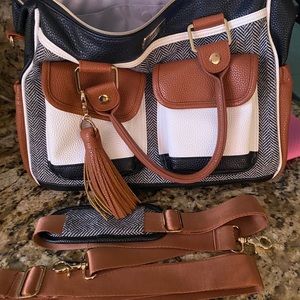 Itzy ritzy triple threat